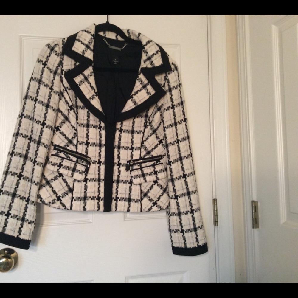 White and black plaid jacket